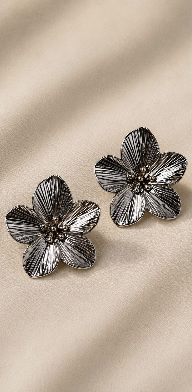 Aretes Flor Plateada, fotografía 1