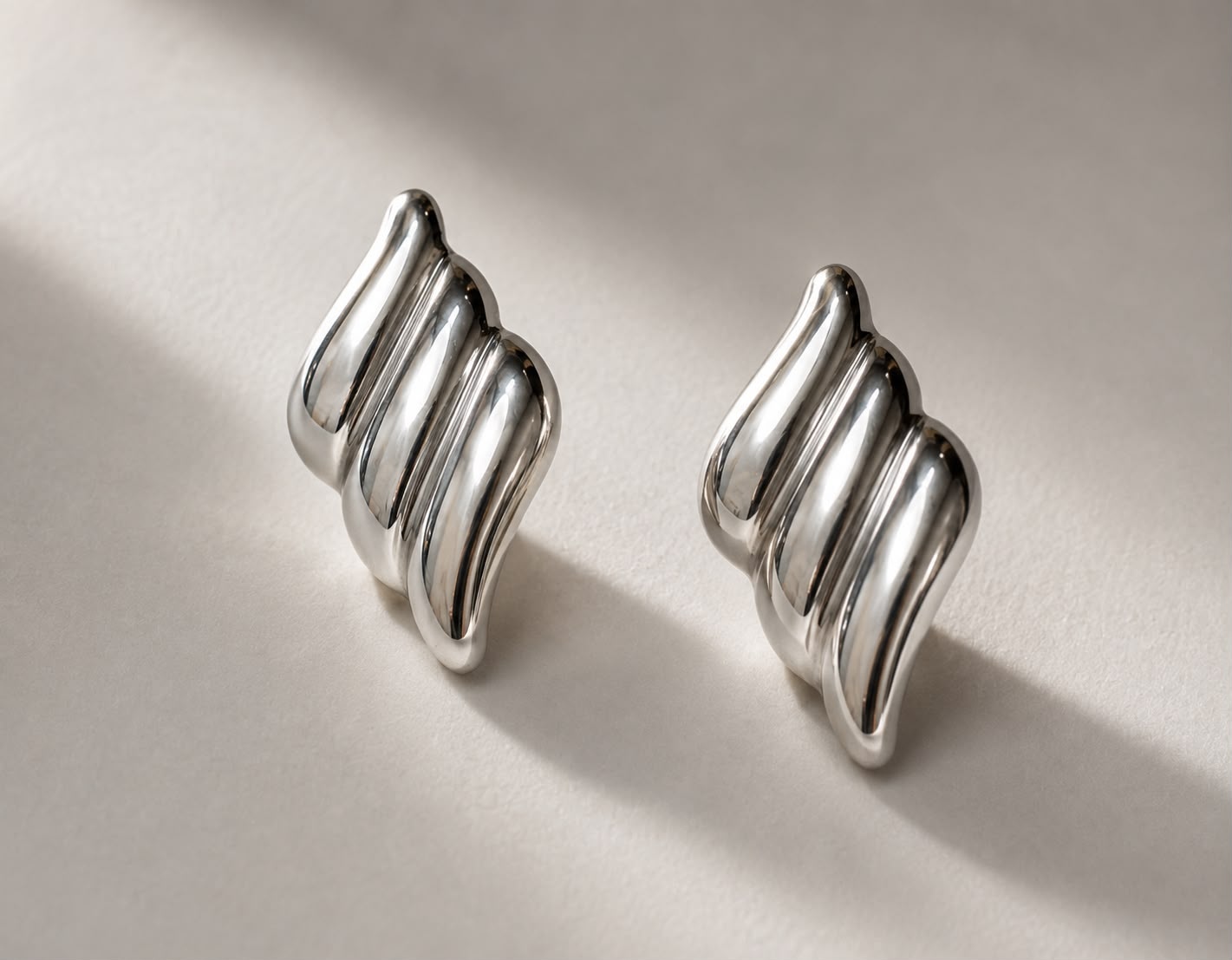 Aretes Ondas Plateadas, fotografía 1