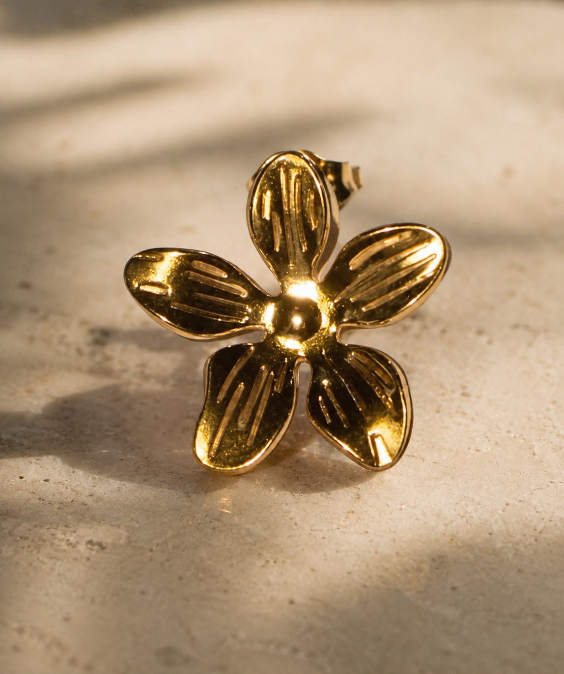 Aretes Flor Dorada, fotografía 1