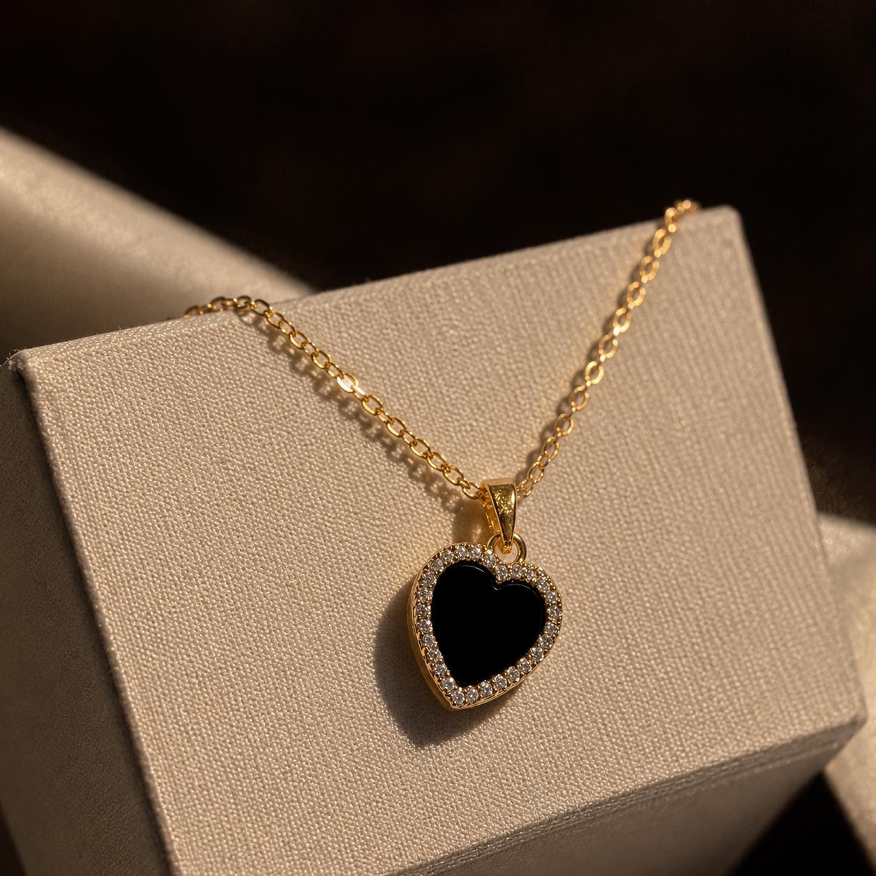 Collar Corazón Ónix, fotografía 1